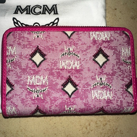 MCM Wallet - Picture 3 of 4